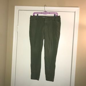 Old Navy Pixie Pants in Army Green
